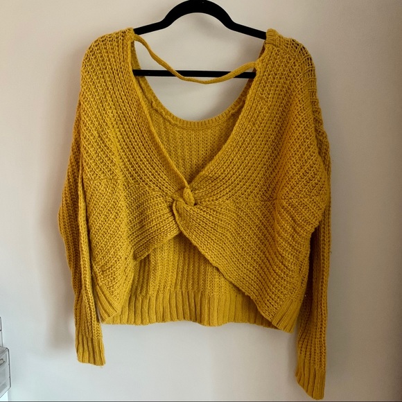 Plunging Open Back Twist Knit Sweater - Picture 5 of 5
